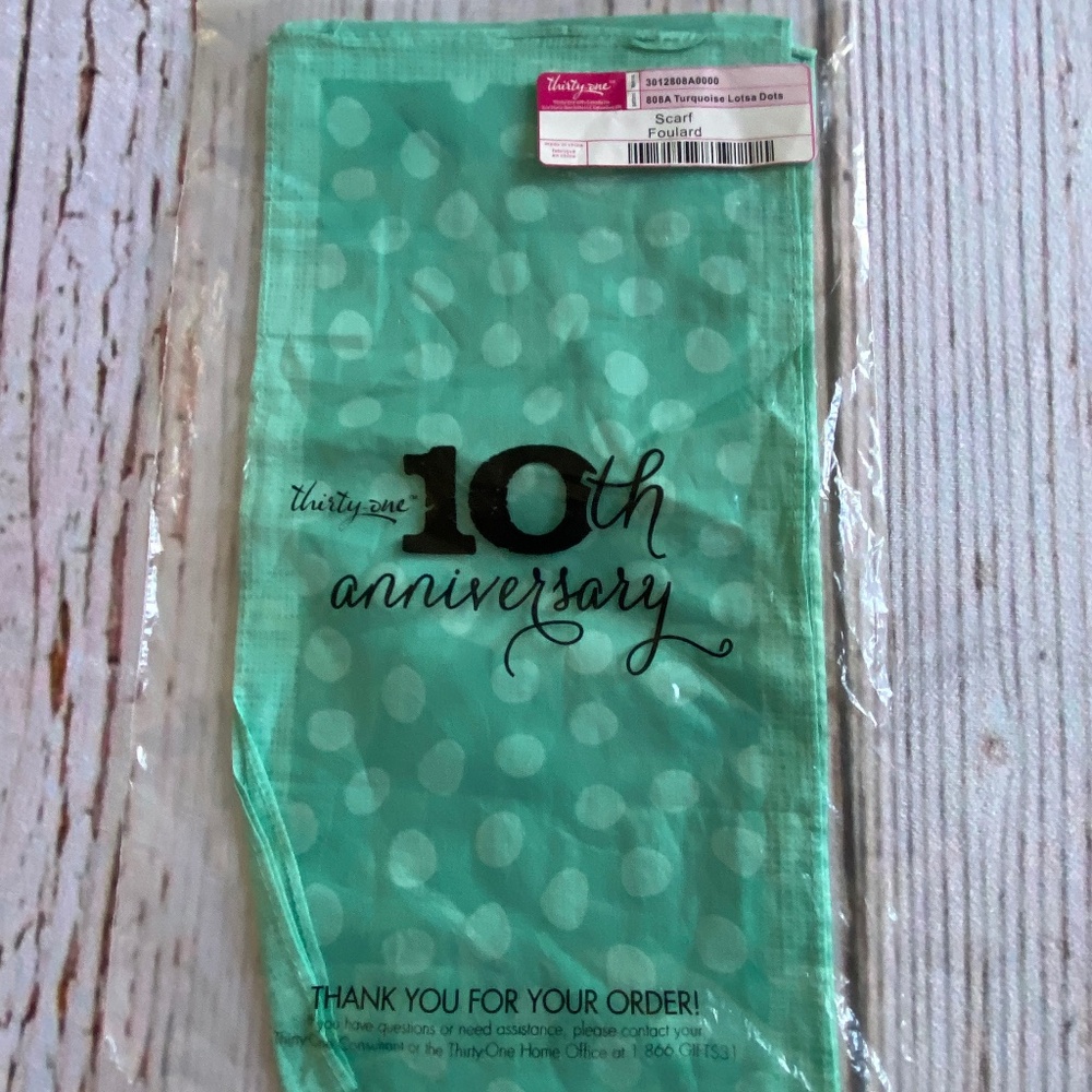 Thirty-One Scarf Turquoise Lotsa Dots NTW